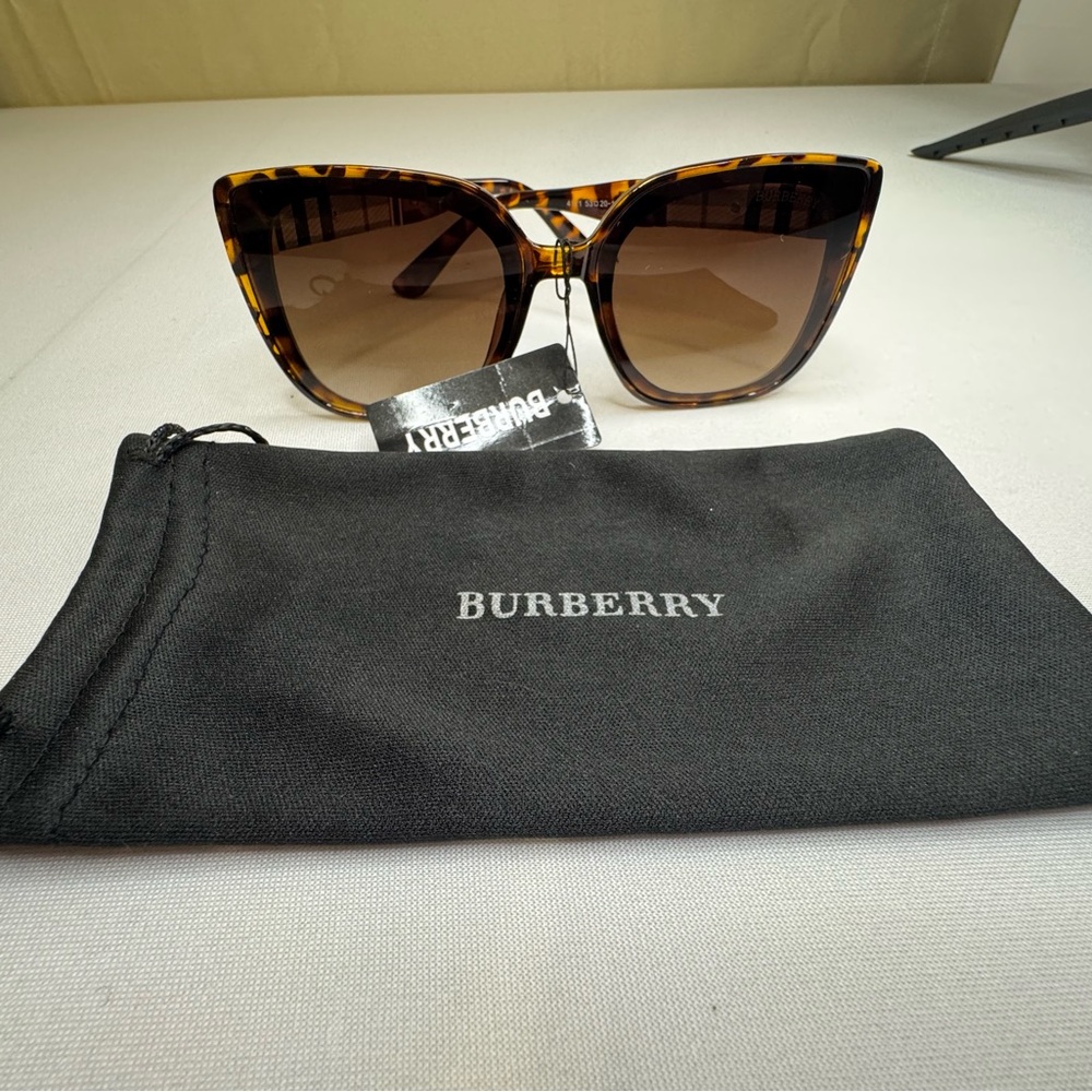 Burberry Brown Tortoise Sunglasses - Picture 2 of 12